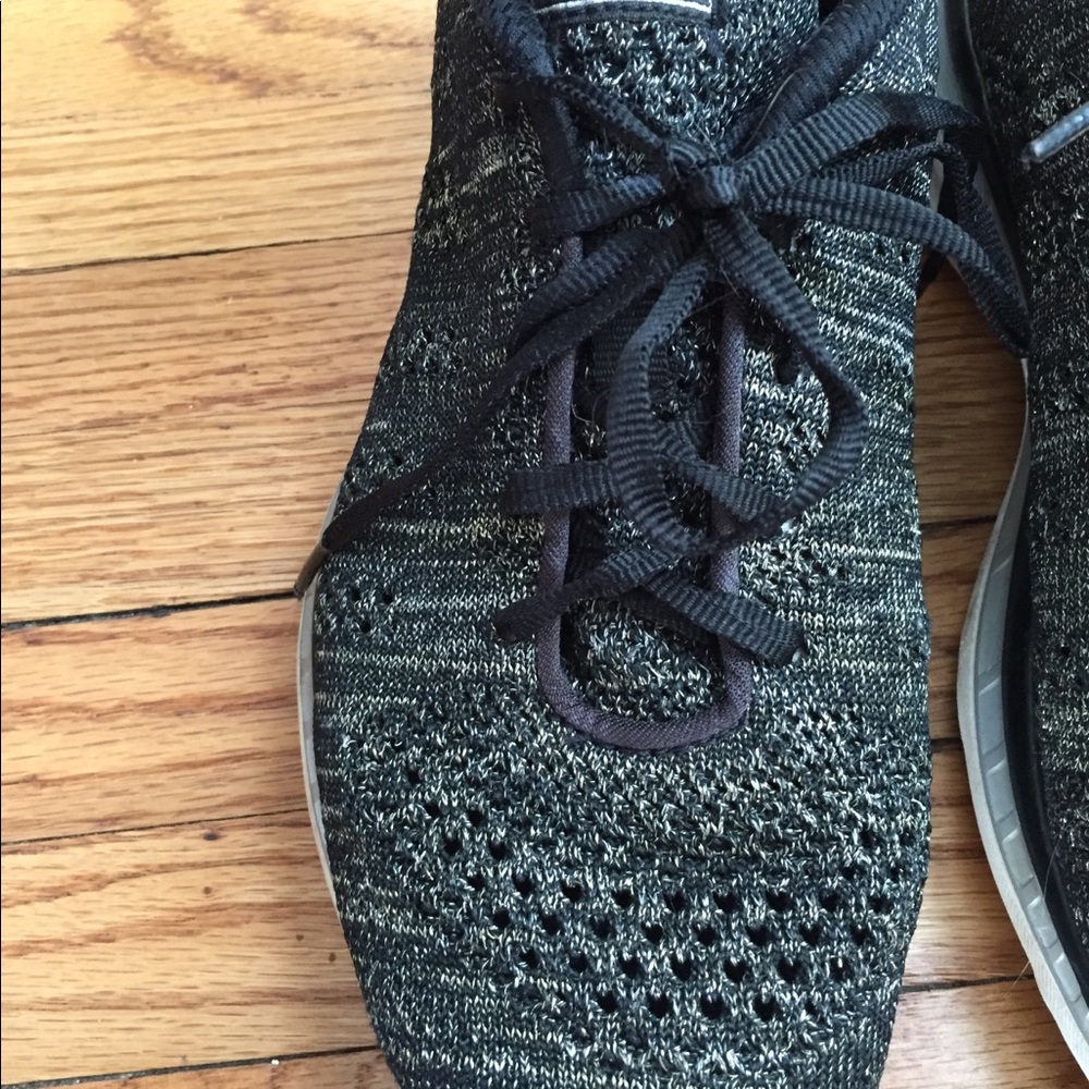 APL Techloom Pro Black Gold Metallic Sneakers - Picture 5 of 8